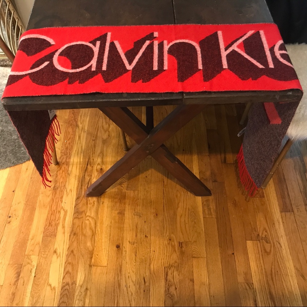 NWT Calvin Klein Scarf